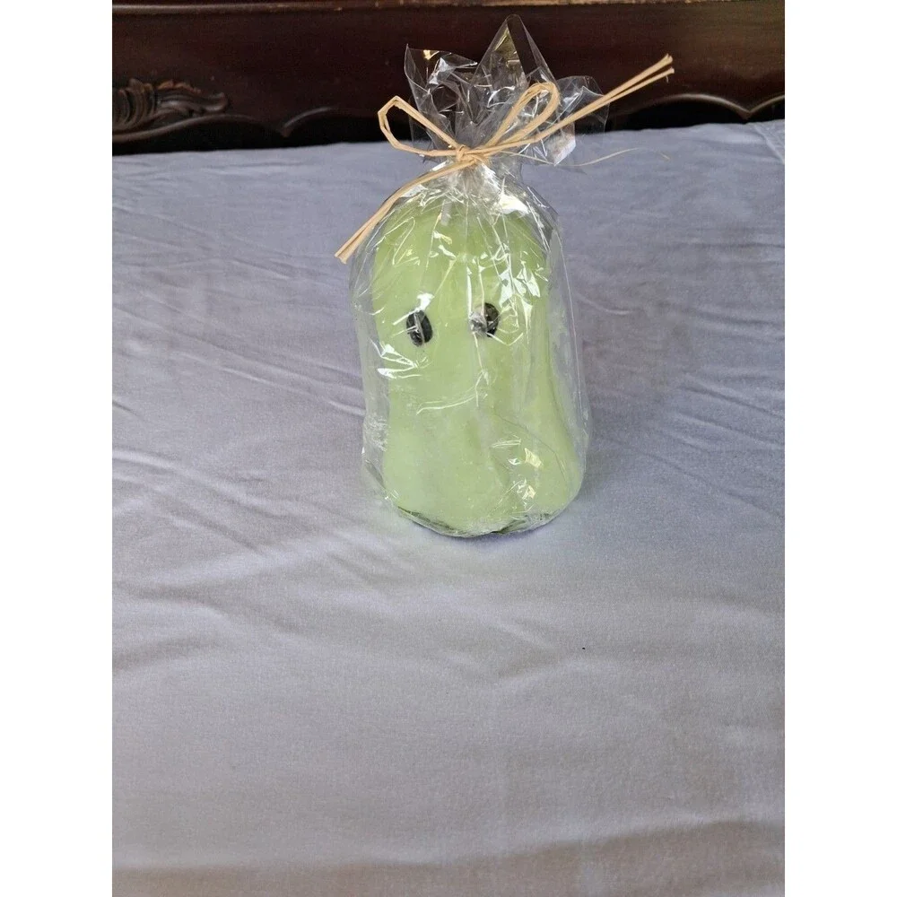 Halloween Decorative Green Ghost Soy Wax Candle NEW In Package